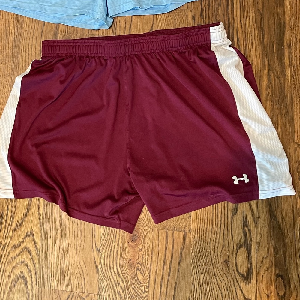 Women’s under armour shorts XL